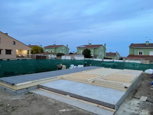 Estamos construyendo una nueva casa de madera en El Molar